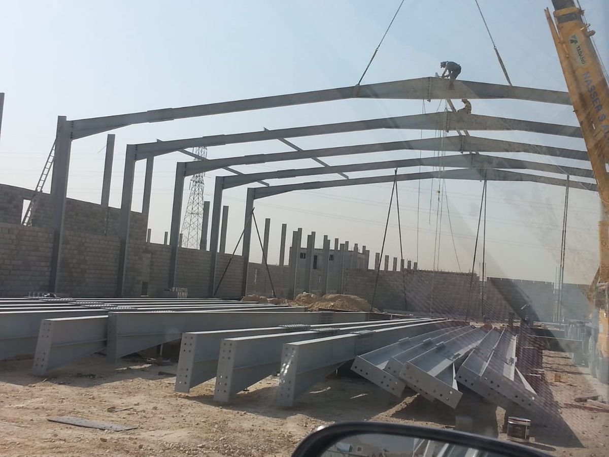 تركيب هيكل معدني ودعامات للهناجر